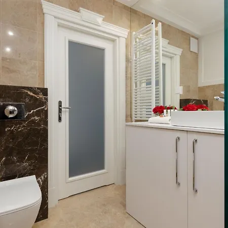 Elegant Mokotow With Parking & Ac Near Royal Baths By Renters Prestige Apartamento Varsóvia